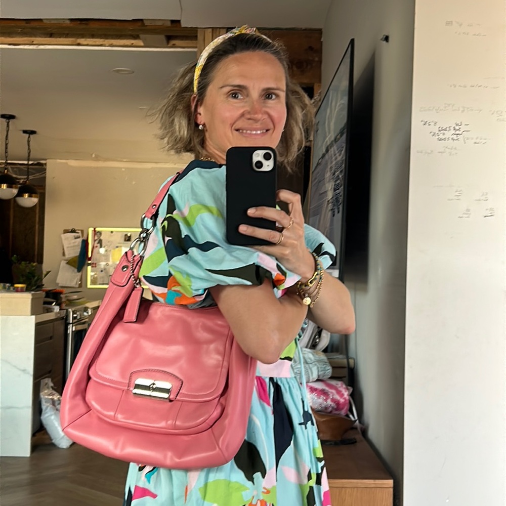COACH Pink Leather Shoulder Bag | Elegant Everyday Tote | Spacious & Stylish